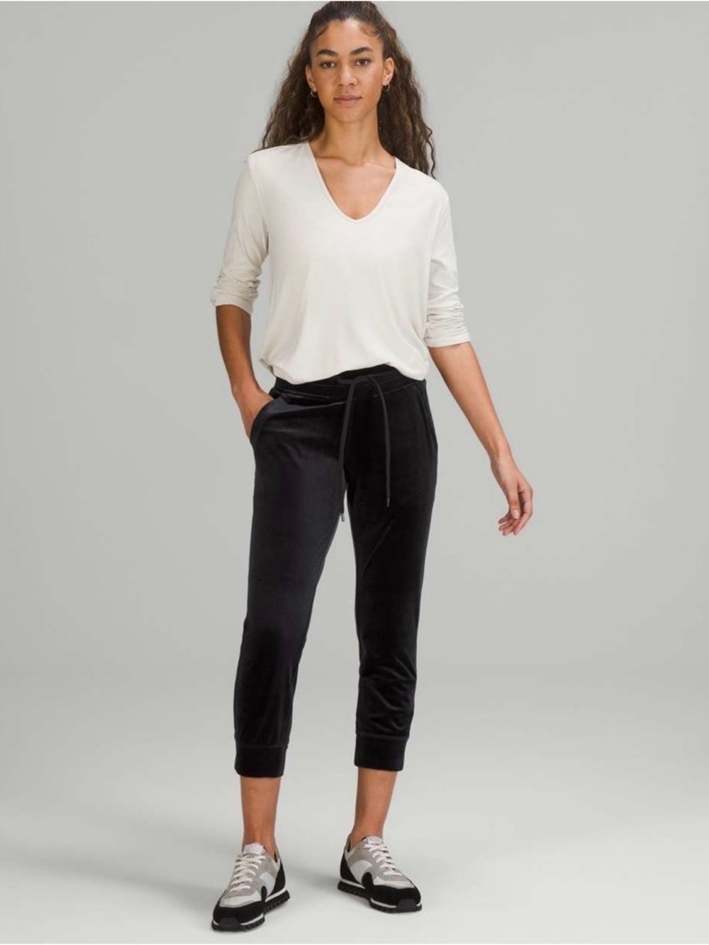 Lululemon Ready to Crush High-Rise Jogger Crop in Black Velvet size 8